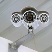 A megfigyelő kamera biztonságot nyújt
